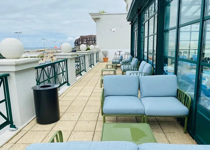 Tres Joli 2p Au Trouville- Piscine & Vue Port 滨海图维列