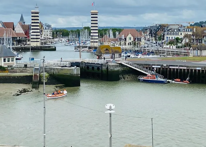 公寓 Tres Joli 2p Au Trouville- Piscine & Vue Port 滨海图维列
