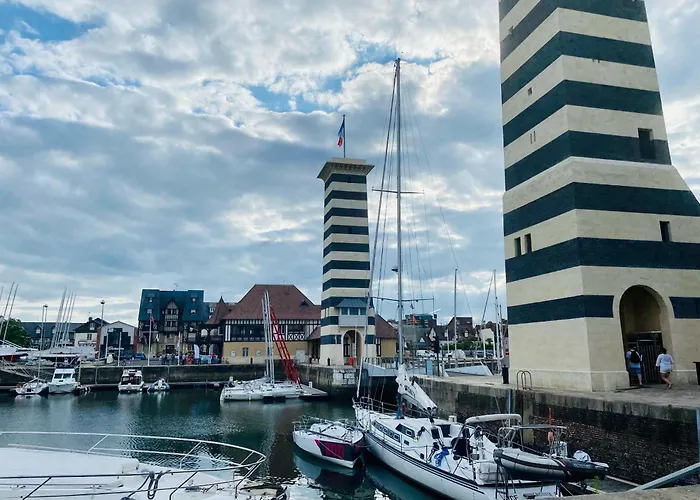 Tres Joli 2p Au Trouville- Piscine & Vue Port 滨海图维列